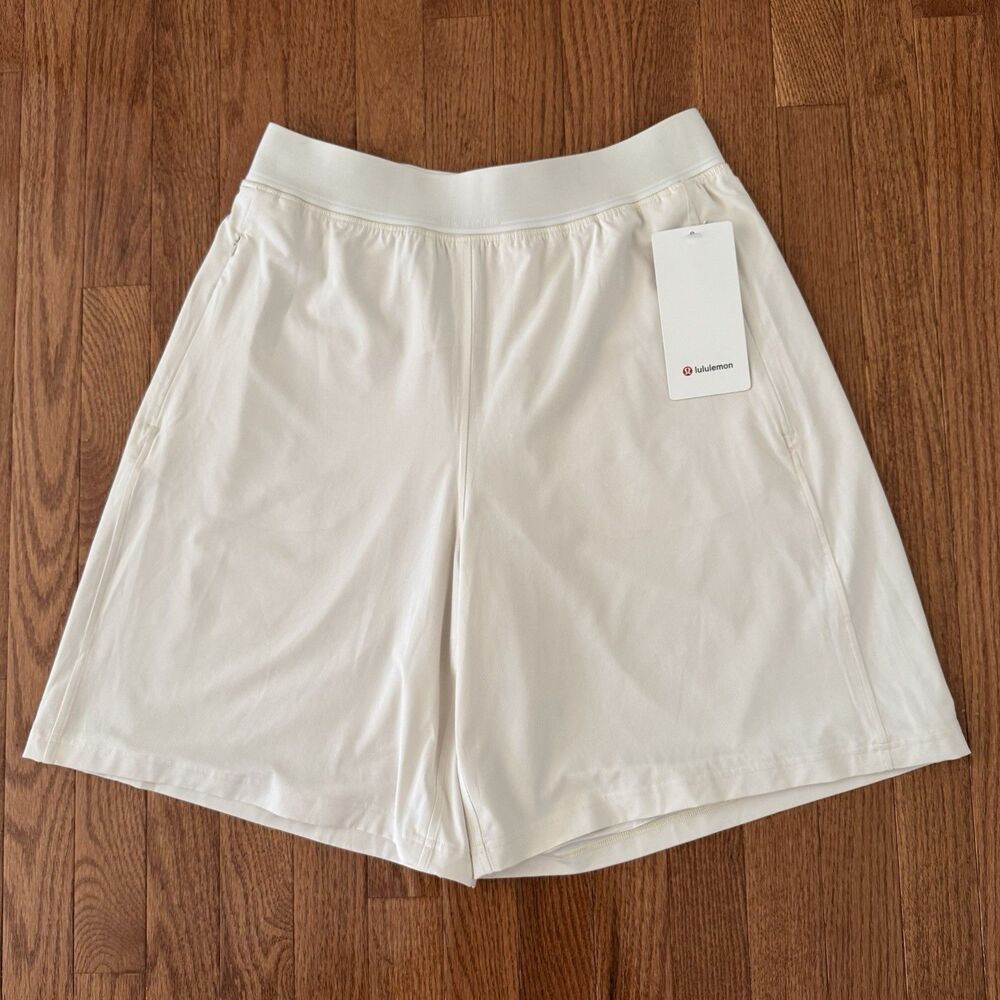 Lululemon Swift Relaxed Shorts 9” Logo Waistband Women’s Large Light Ivory NWT